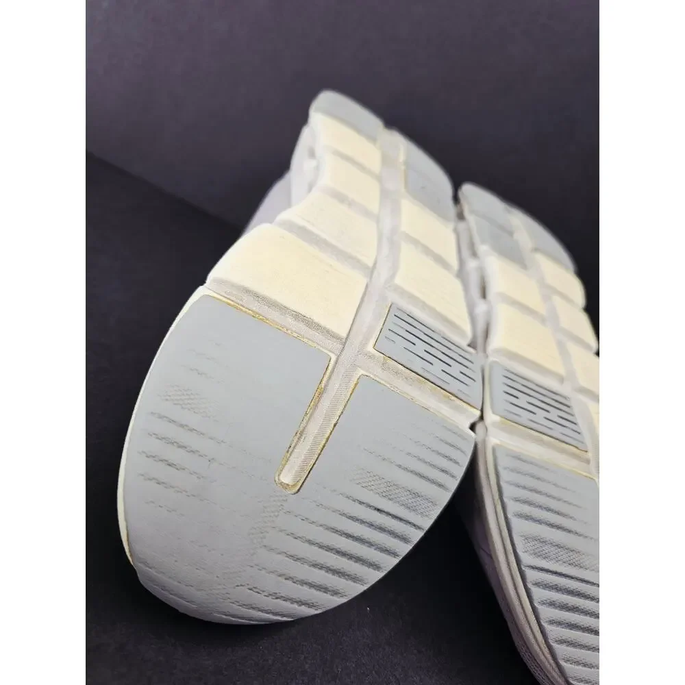 Oncloud Youth 4 Comfy footwear